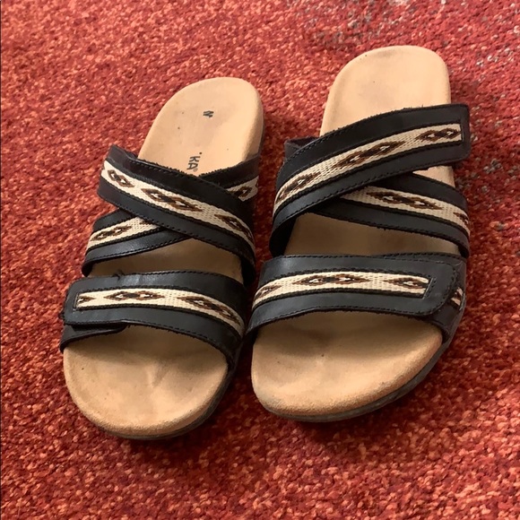 minnetonka women's sandals